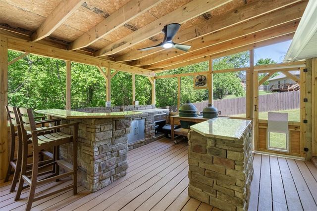 3950 Amberwood Street, Springdale, AR 72762