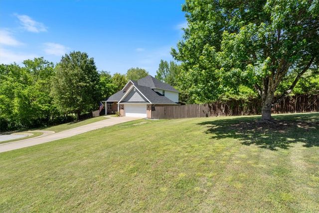 3950 Amberwood Street, Springdale, AR 72762