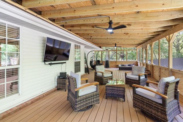 3950 Amberwood Street, Springdale, AR 72762