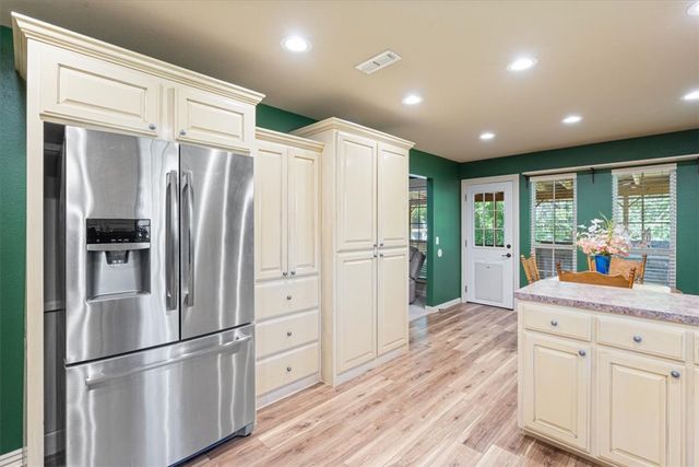3950 Amberwood Street, Springdale, AR 72762
