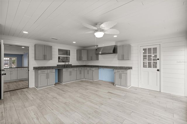 1940 NW 18TH STREET, Crystal River, FL 34428