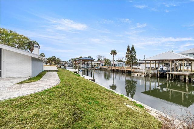 1940 NW 18TH STREET, Crystal River, FL 34428