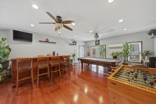 810 N Cherry Street, Addison, IL 60101