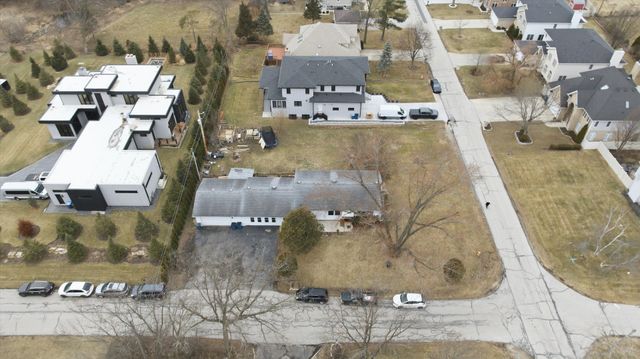 810 N Cherry Street, Addison, IL 60101