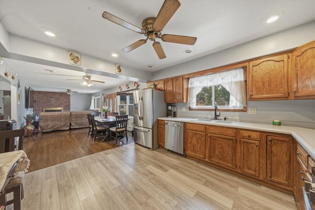 810 N Cherry Street, Addison, IL 60101