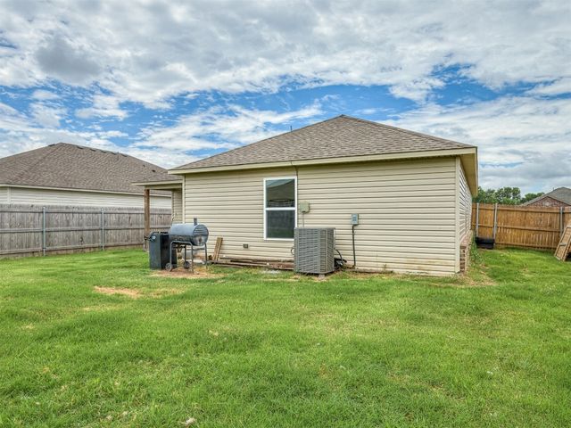 1607 Chuck Wagon Drive, El Reno, OK 73036