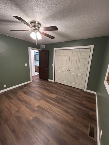 116 W 7th St, Peck, KS 67120