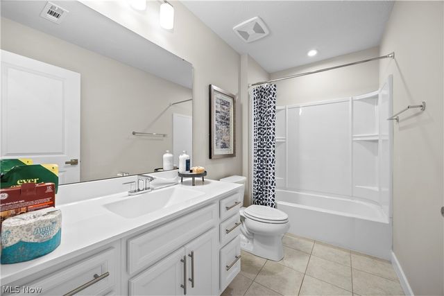 6100 James Drive, Lorain, OH 44053