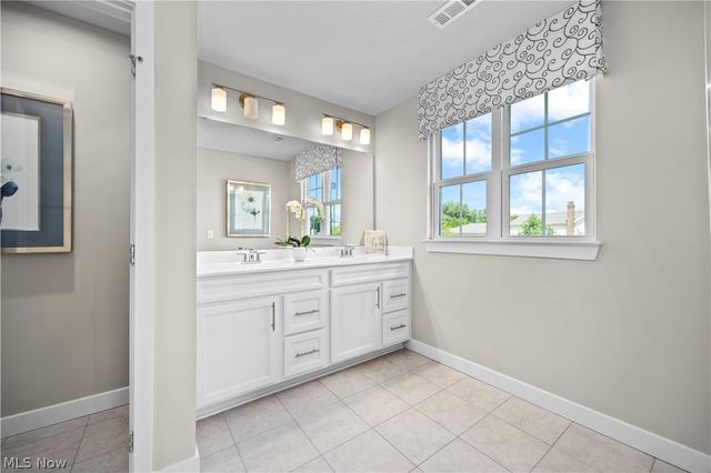 6100 James Drive, Lorain, OH 44053