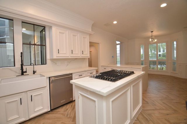 9655 Longmont Drive, Houston, TX 77063