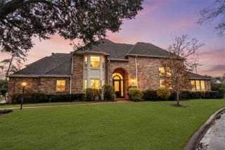 9655 Longmont Drive, Houston, TX 77063