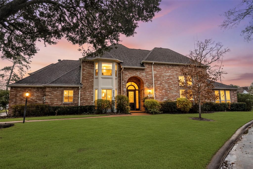 9655 Longmont Drive, Houston, TX 77063