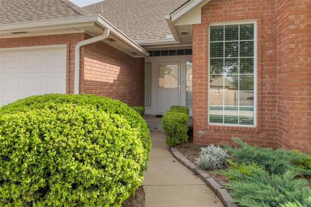 2801 Sterling Drive, Edmond, OK 73012