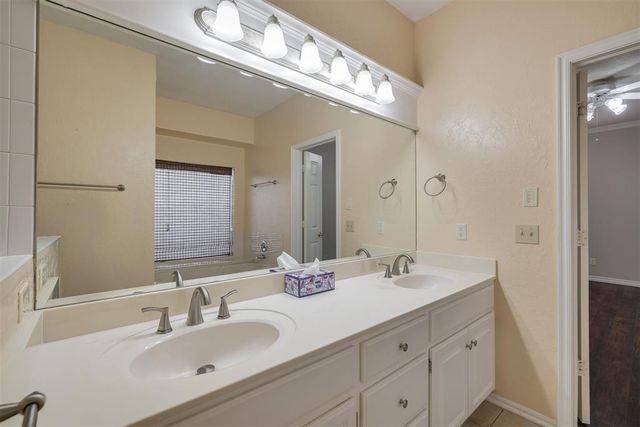 2801 Sterling Drive, Edmond, OK 73012