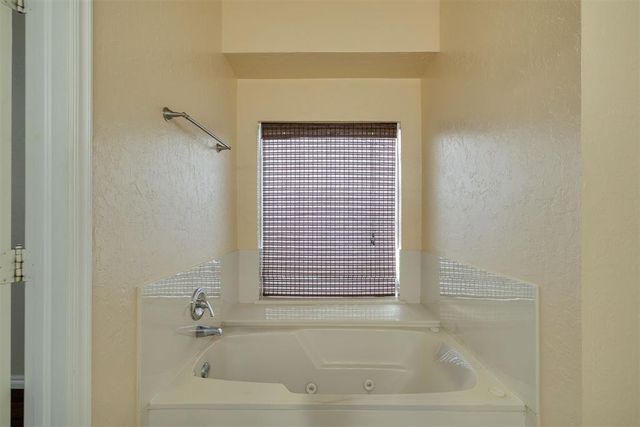 2801 Sterling Drive, Edmond, OK 73012