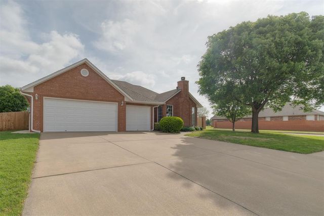 2801 Sterling Drive, Edmond, OK 73012