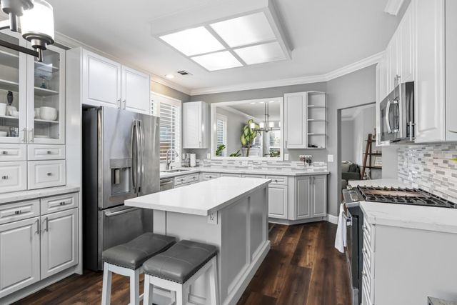 9975 River View Cir, Stockton, CA 95209