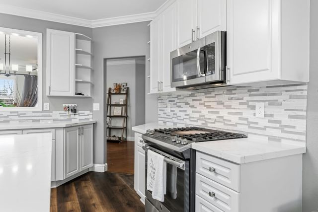 9975 River View Cir, Stockton, CA 95209