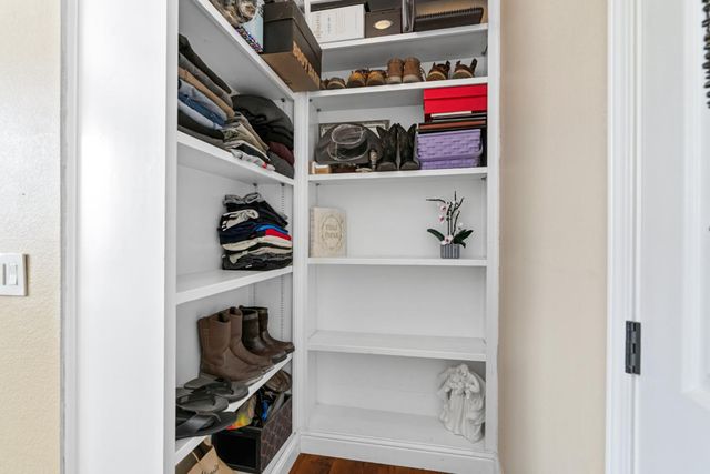 9975 River View Cir, Stockton, CA 95209