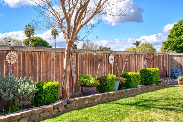 9975 River View Cir, Stockton, CA 95209