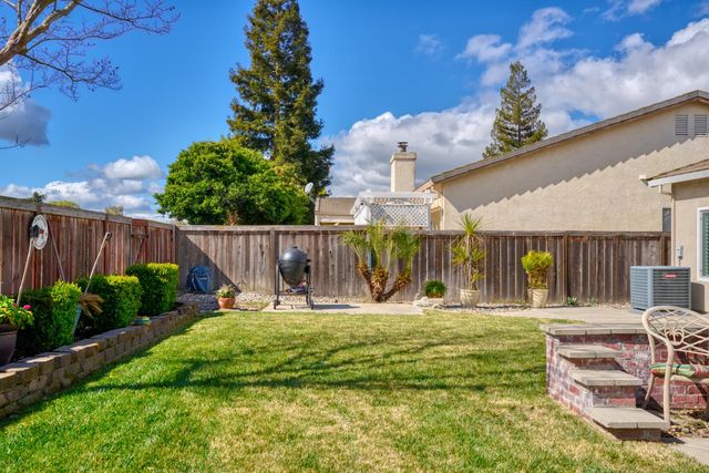 9975 River View Cir, Stockton, CA 95209