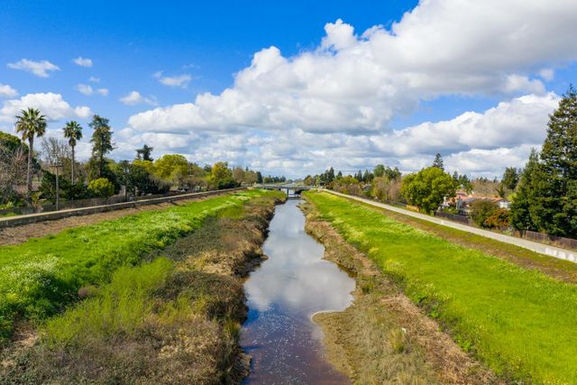 9975 River View Cir, Stockton, CA 95209