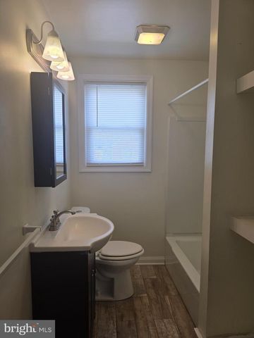 1554 CLAYTON RD, Wilmington, DE 19805
