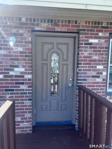 Quinlan Avenue, Meriden, CT 06451