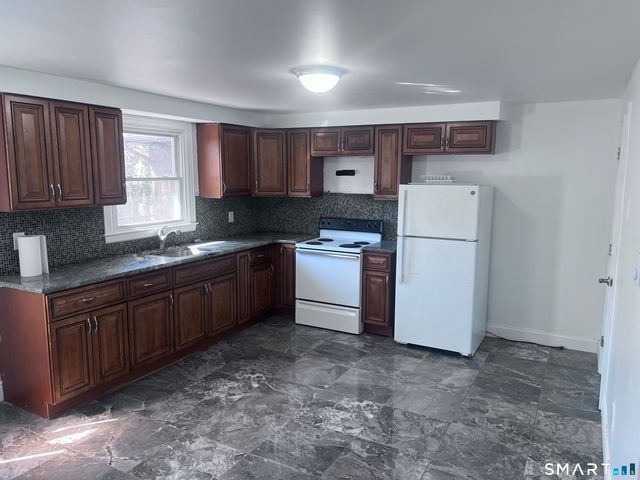 Quinlan Avenue, Meriden, CT 06451