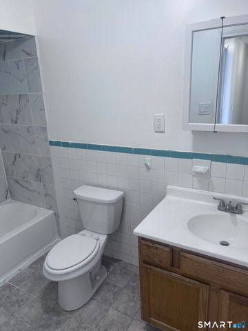 Quinlan Avenue, Meriden, CT 06451