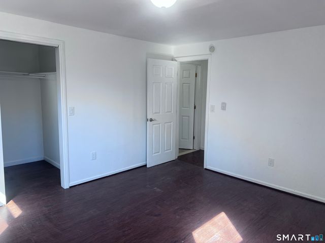 Quinlan Avenue, Meriden, CT 06451