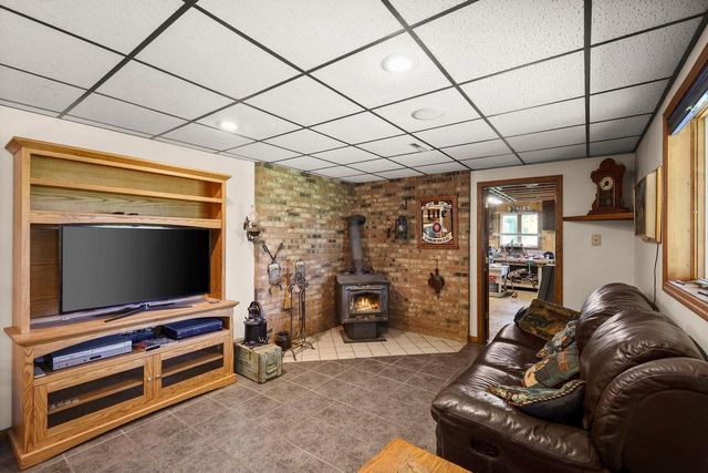 6635 Sunset Drive, Verona, WI 53593