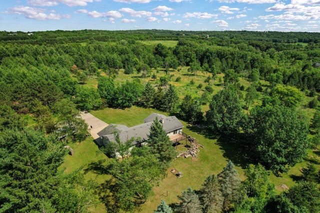 6635 Sunset Drive, Verona, WI 53593