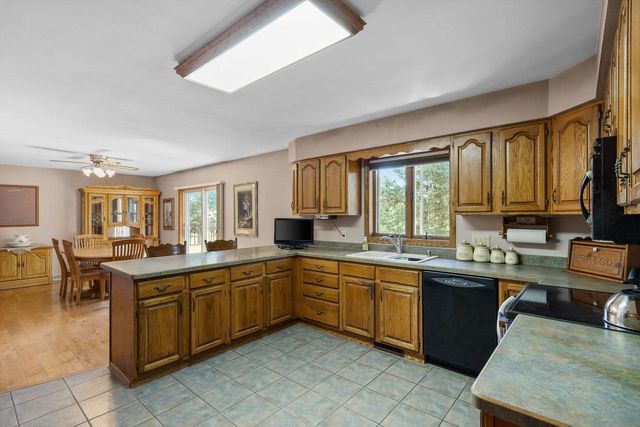 6635 Sunset Drive, Verona, WI 53593