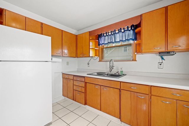523 W Harrison Street, Belvidere, IL 61008