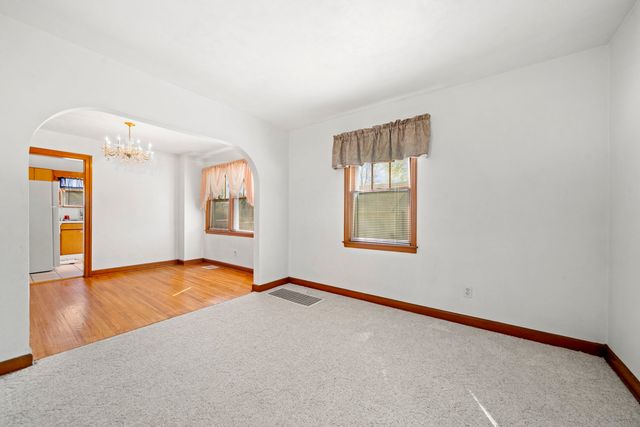 523 W Harrison Street, Belvidere, IL 61008