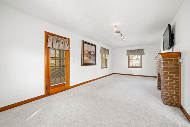 523 W Harrison Street, Belvidere, IL 61008