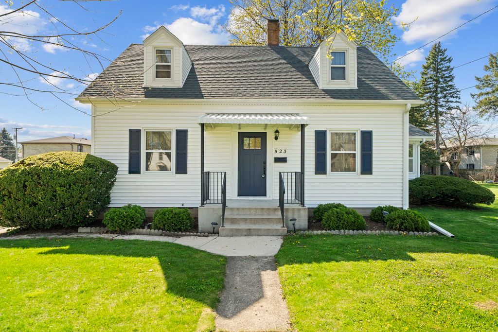 523 W Harrison Street, Belvidere, IL 61008