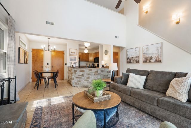 2119 N Tamins Drive, Gatlinburg, TN 37738