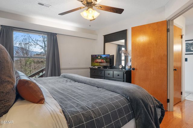 2119 N Tamins Drive, Gatlinburg, TN 37738