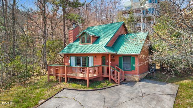 2119 N Tamins Drive, Gatlinburg, TN 37738