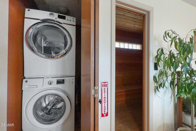 2119 N Tamins Drive, Gatlinburg, TN 37738