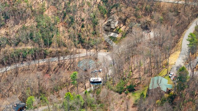 2119 N Tamins Drive, Gatlinburg, TN 37738