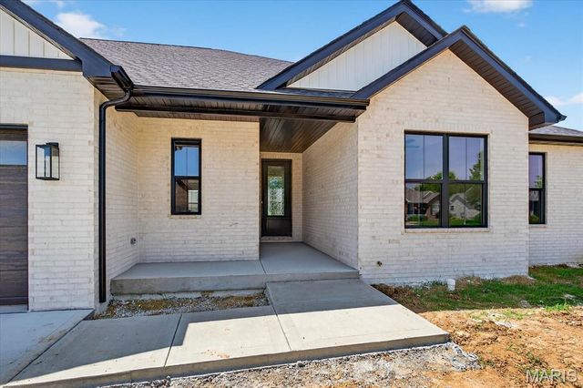 125 Gladwyn Drive, Millstadt, IL 62260