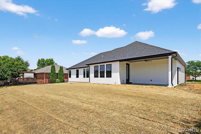 125 Gladwyn Drive, Millstadt, IL 62260