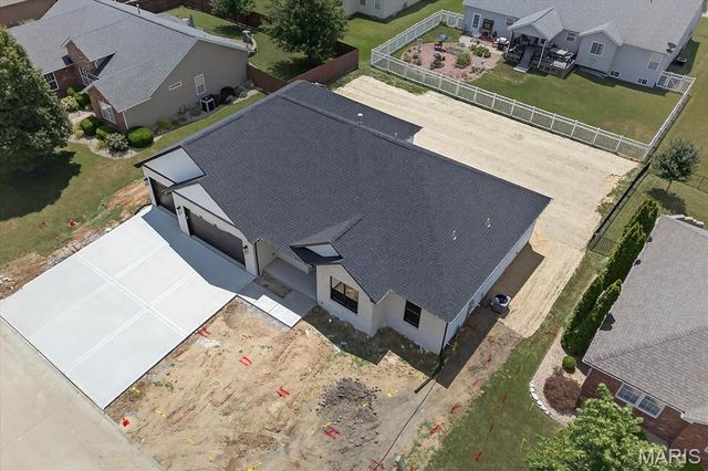 125 Gladwyn Drive, Millstadt, IL 62260