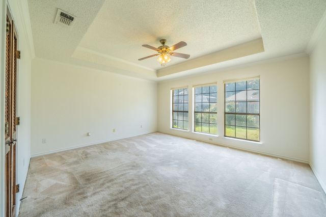 529 Winston Street, Grand Prairie, TX 75052