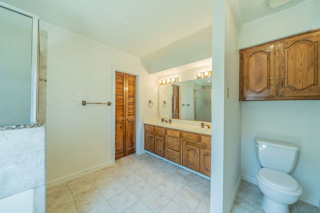 529 Winston Street, Grand Prairie, TX 75052