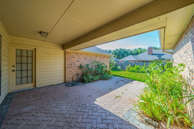 529 Winston Street, Grand Prairie, TX 75052
