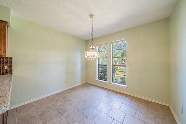 529 Winston Street, Grand Prairie, TX 75052